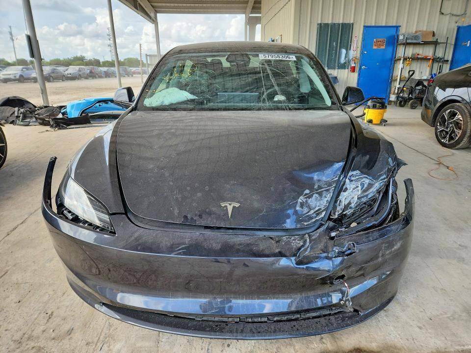 2025 Tesla Model 3 β photo 1