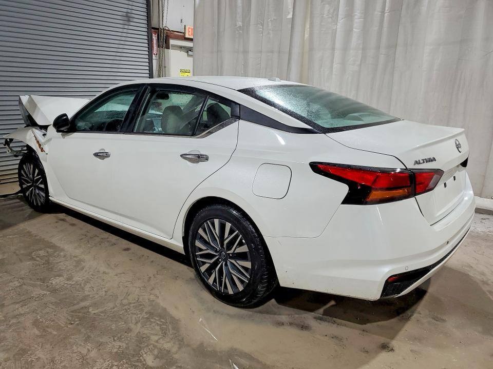 2025 Nissan Altima — photo 5