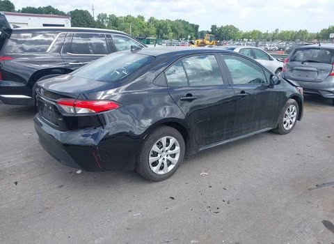 2025 Toyota Corolla — photo 4