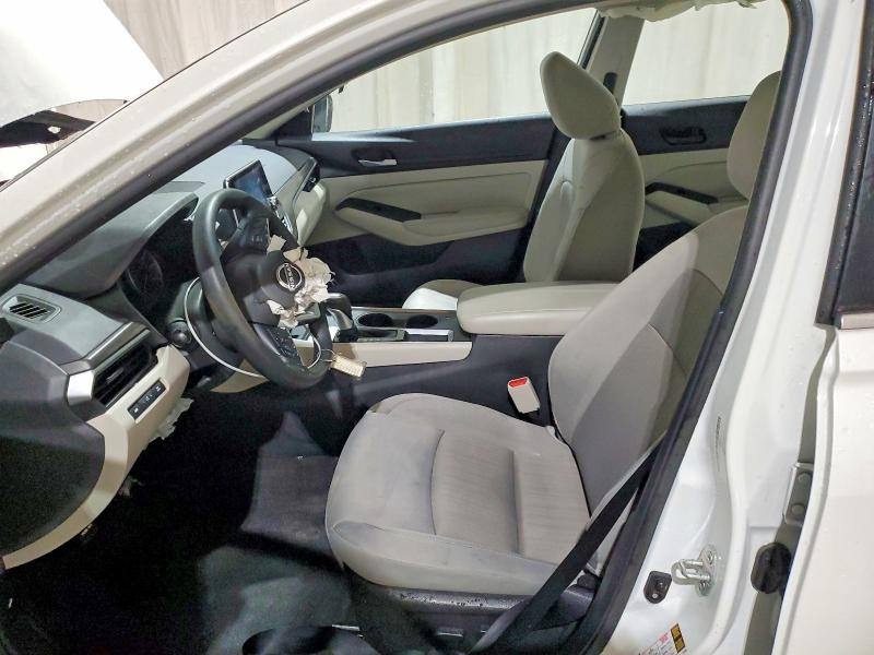 2025 Nissan Altima — photo 7