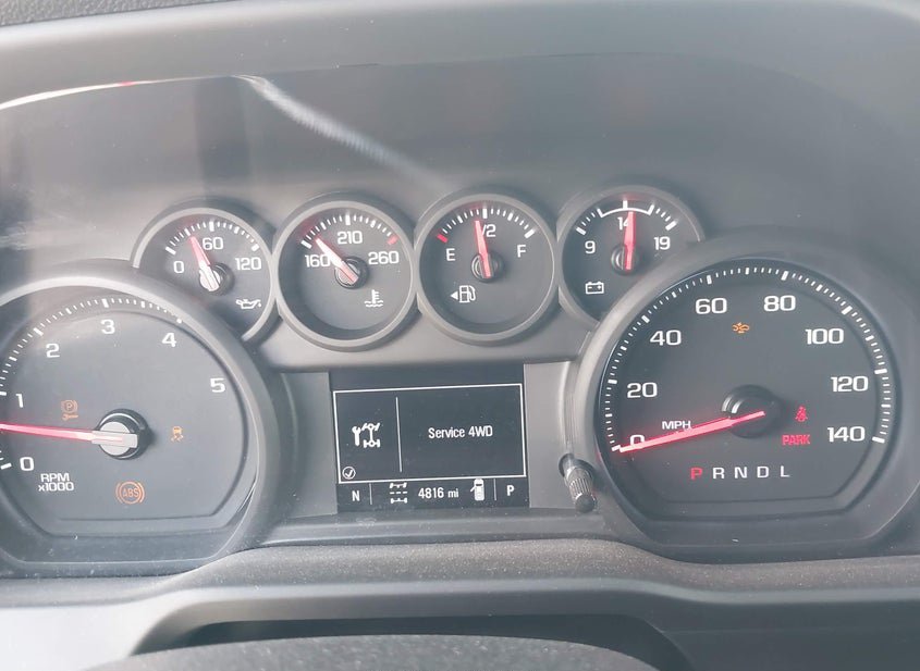 2025 Chevrolet Silverado — photo 5