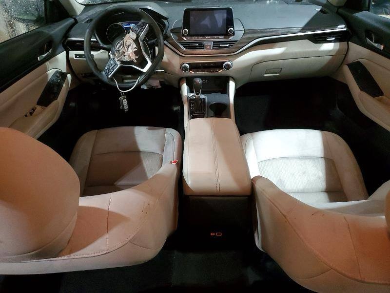 2025 Nissan Altima — photo 11