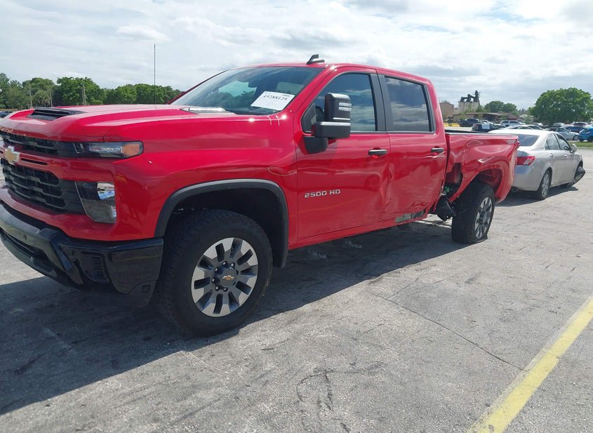 2025 Chevrolet Silverado — photo 4