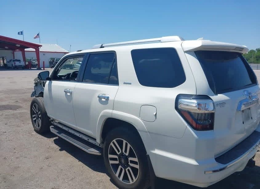 2020 Toyota 4Runner — photo 3